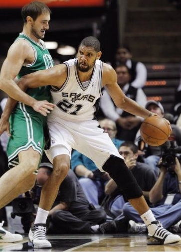 球员仍在首 球员仍在首